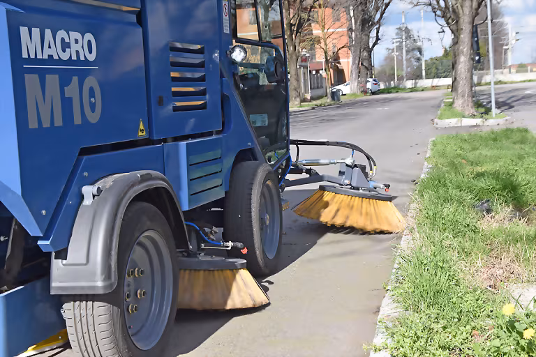 Automăturătoare stradala – Macroclean sweeper M10