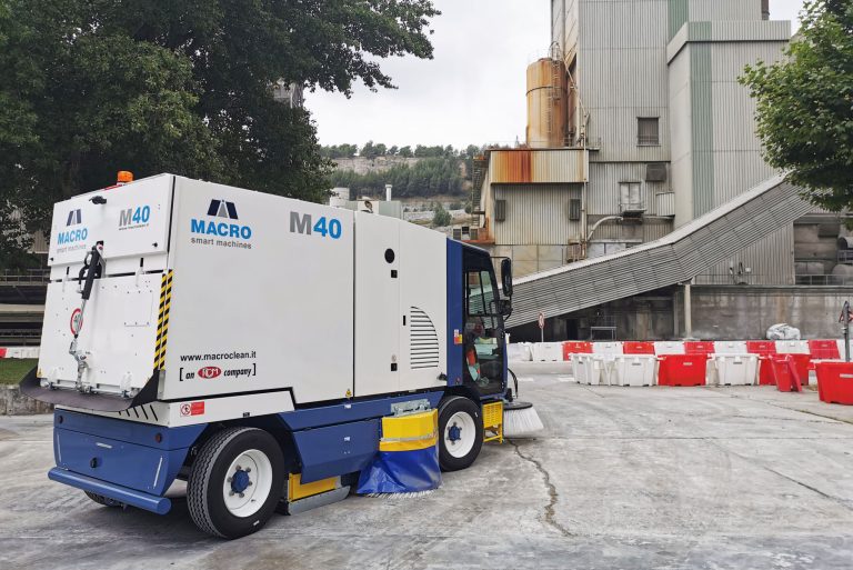 Automăturătoare stradală – Macroclean sweeper M40